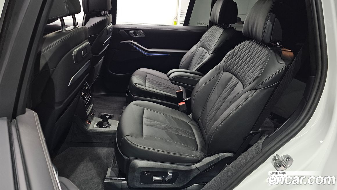 BMW X7 2025