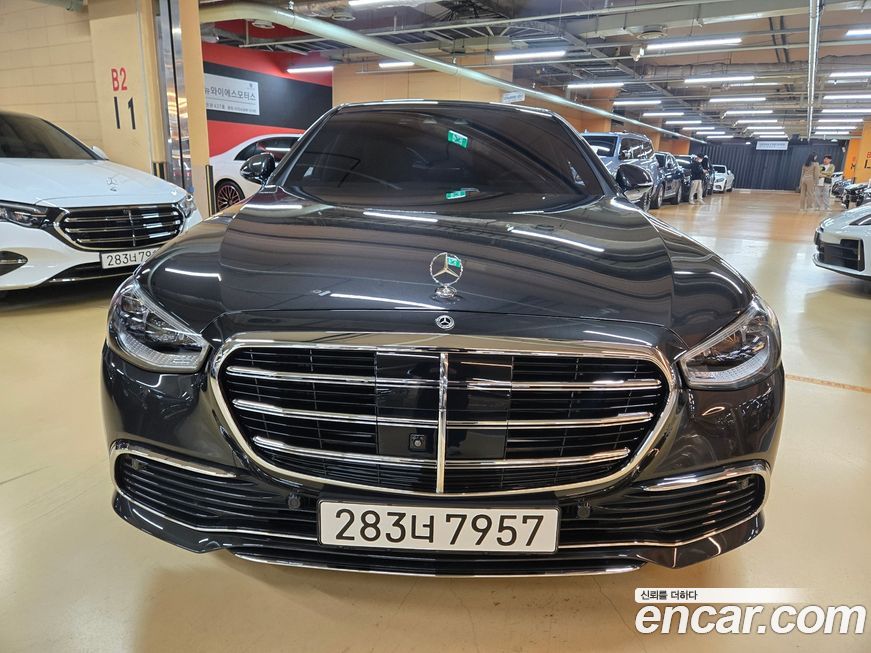 Mercedes-Benz S-Class 2025