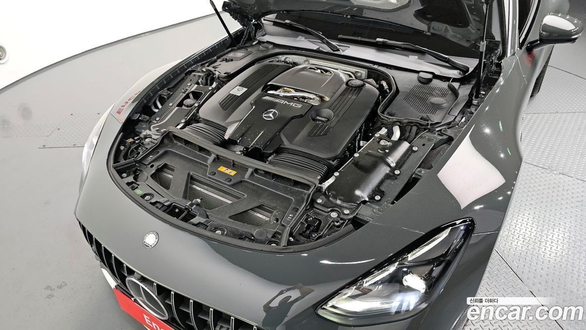 Mercedes-Benz AMG GT 2025