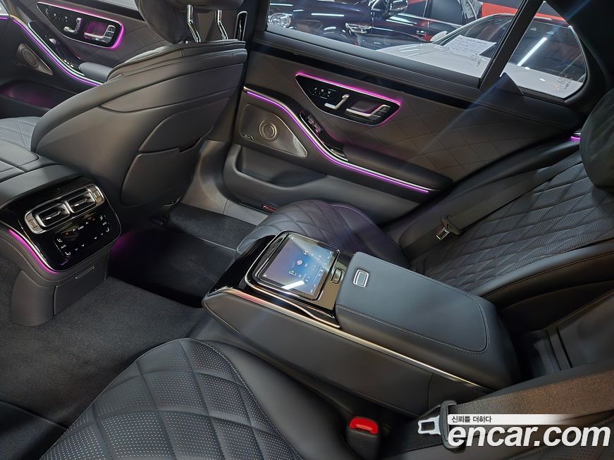 Mercedes-Benz S-Class 2025