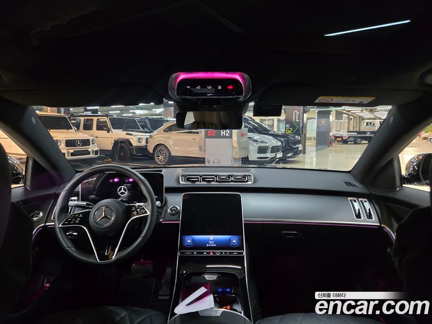 Mercedes-Benz S-Class 2025