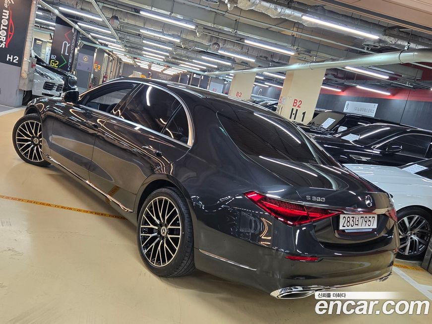 Mercedes-Benz S-Class 2025