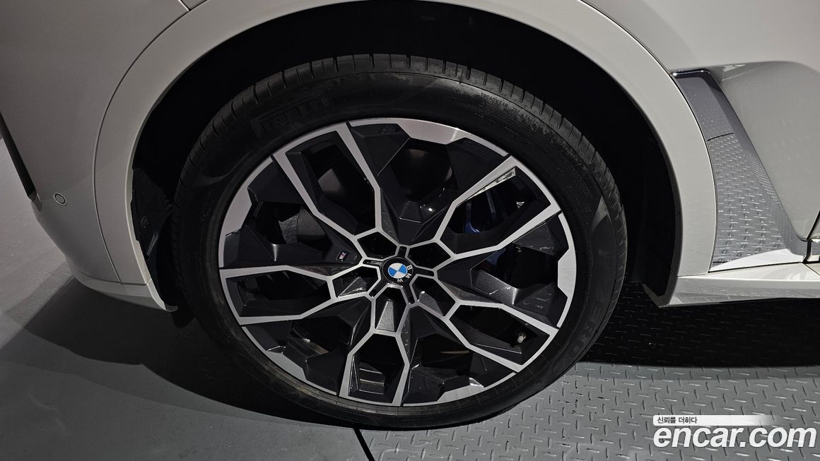 BMW X7 2025