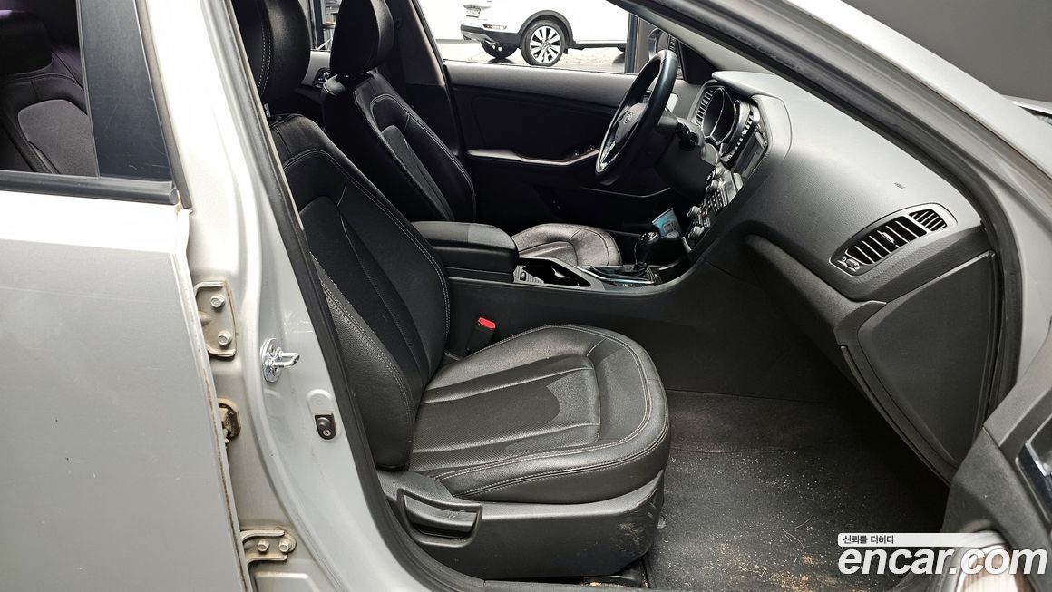 Kia K5 2011