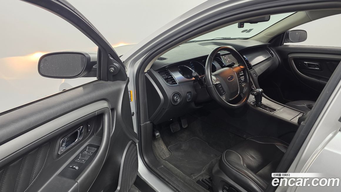 Ford Taurus 2011