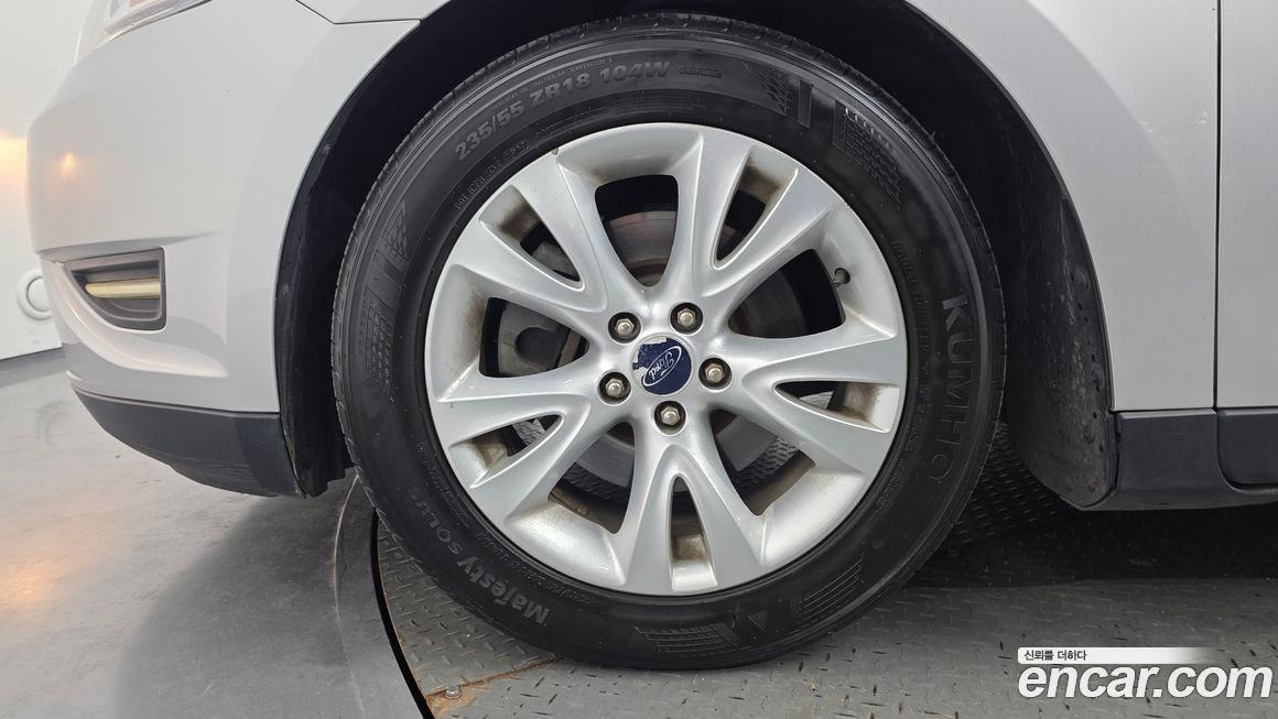 Ford Taurus 2011