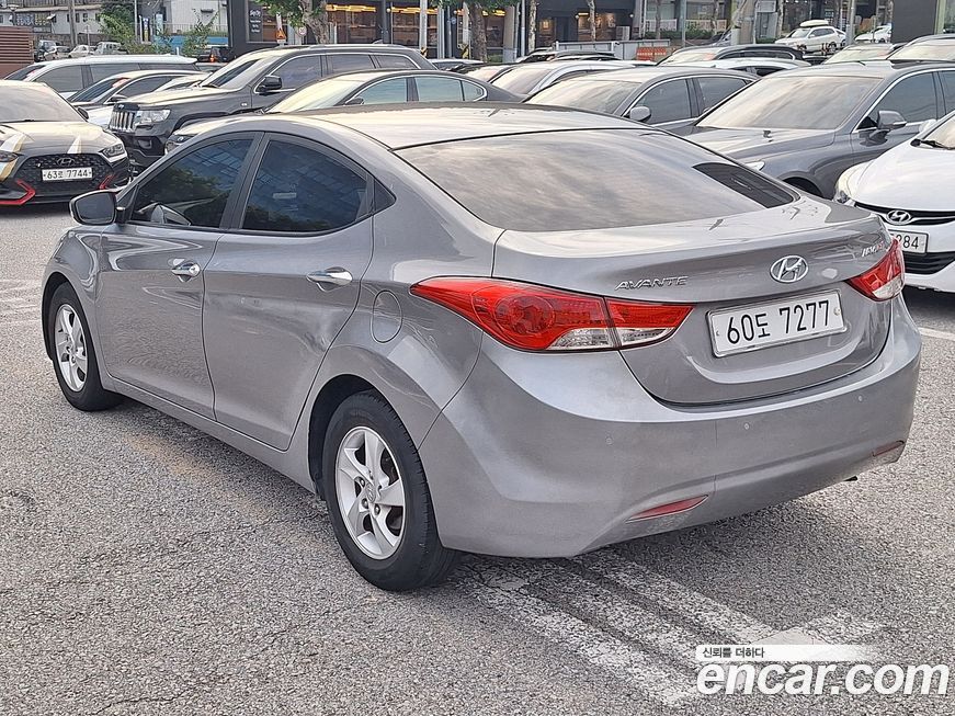 Hyundai AVANTE 2011
