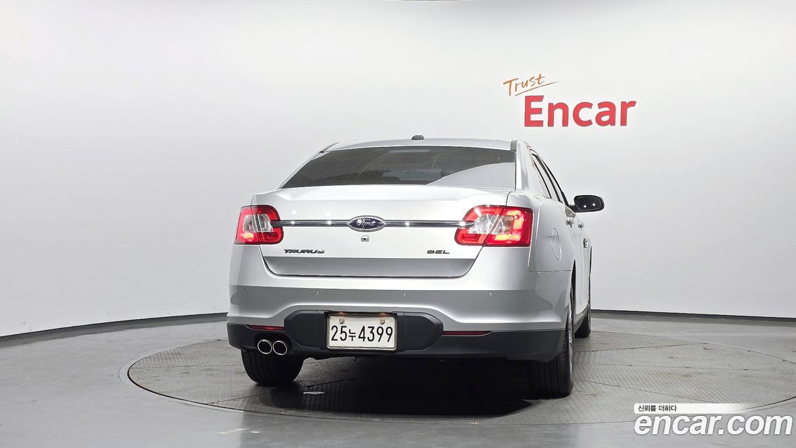 Ford Taurus 2011