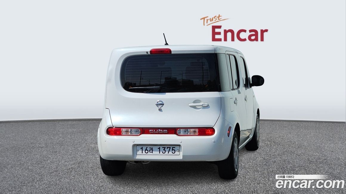 Nissan Cube 2012