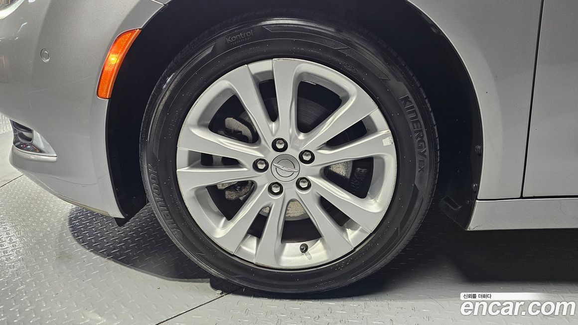 Chrysler 200 2015
