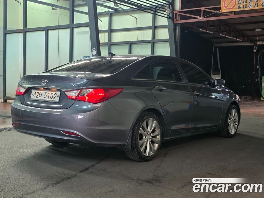 Hyundai Sonata 2010