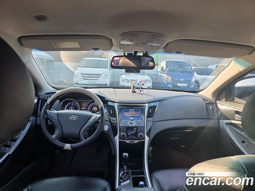 Hyundai Sonata 2010