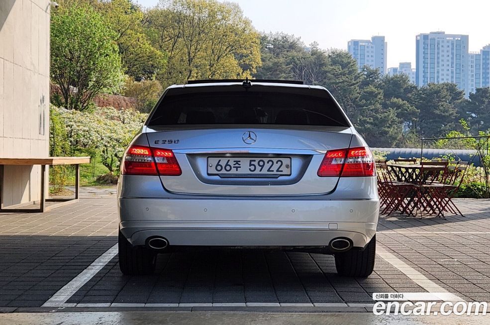 Mercedes-Benz E-Class 2012