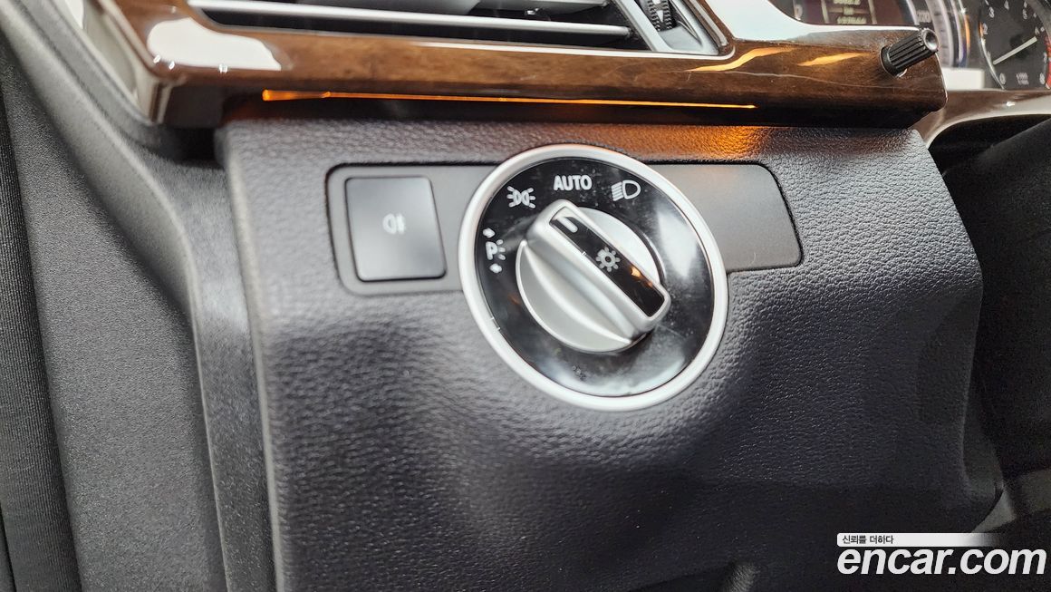 Mercedes-Benz E-Class 2012