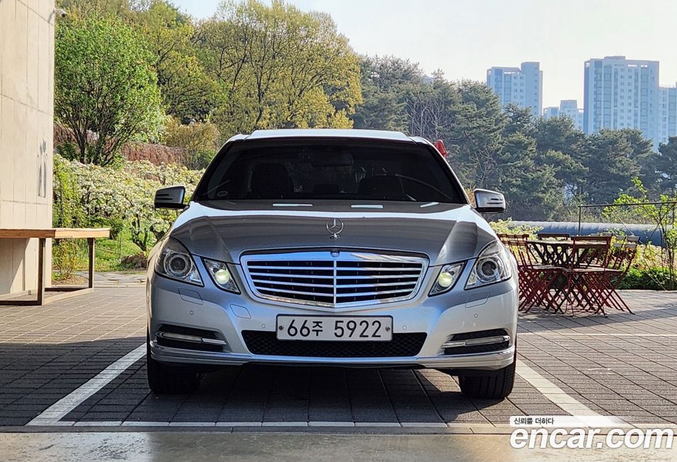 Mercedes-Benz E-Class 2012