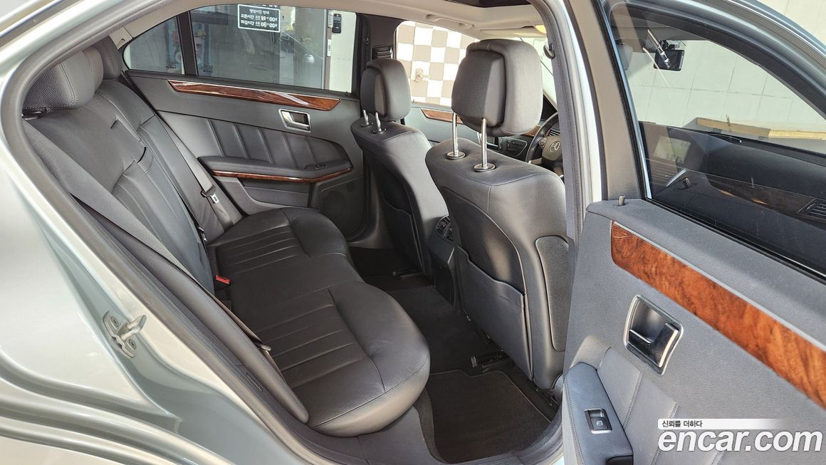 Mercedes-Benz E-Class 2012