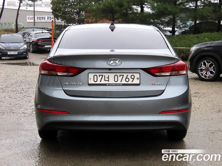 Hyundai AVANTE 2016