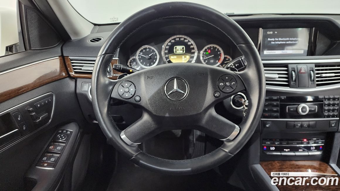 Mercedes-Benz E-Class 2012
