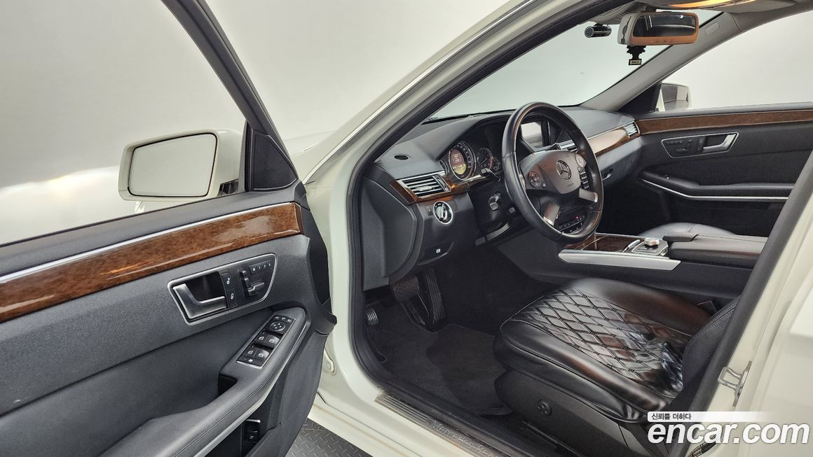 Mercedes-Benz E-Class 2012