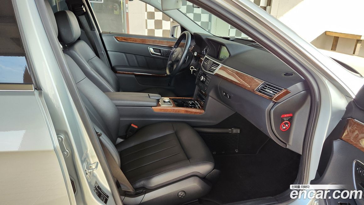 Mercedes-Benz E-Class 2012