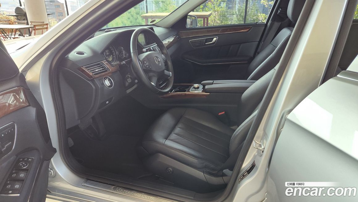 Mercedes-Benz E-Class 2012