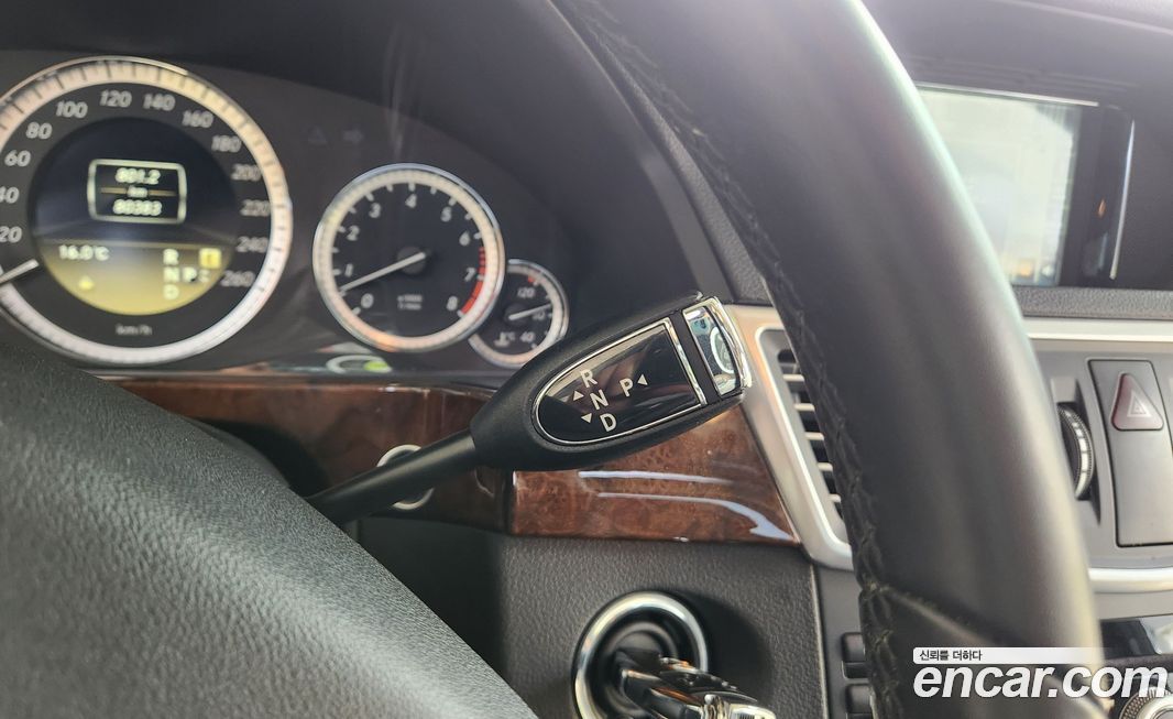 Mercedes-Benz E-Class 2012
