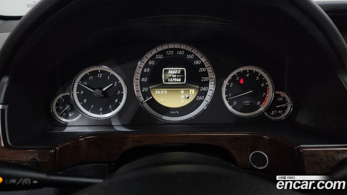 Mercedes-Benz E-Class 2012