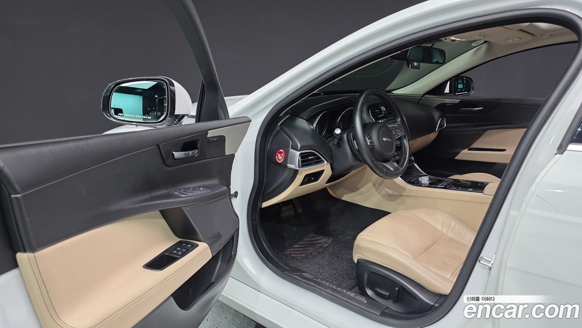 Jaguar XE 2016