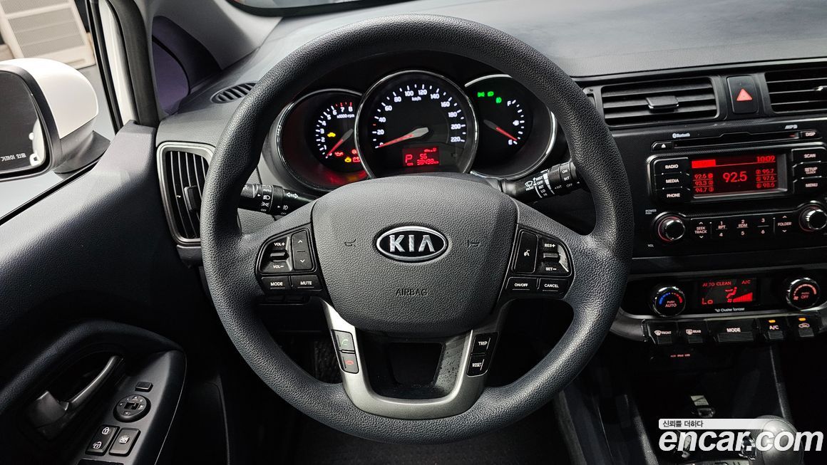 Kia pride 2012