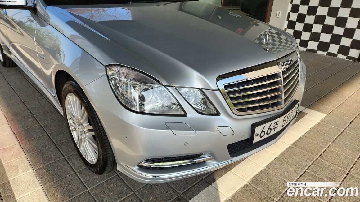 Mercedes-Benz E-Class 2012