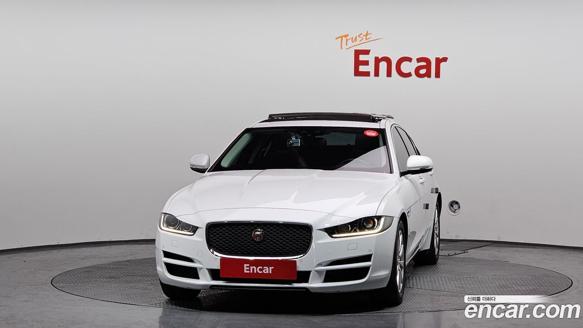 Jaguar XE 2016