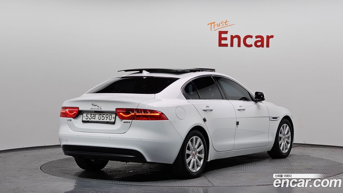 Jaguar XE 2016