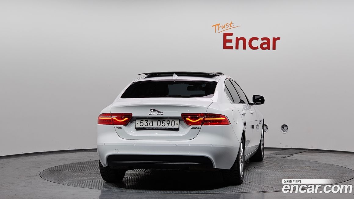 Jaguar XE 2016