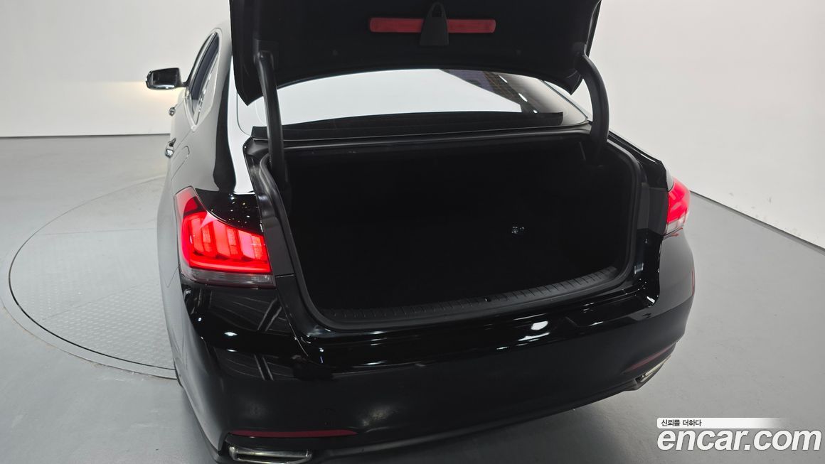 Hyundai Genesis 2016