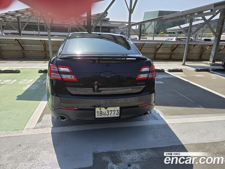 Ford Taurus 2015