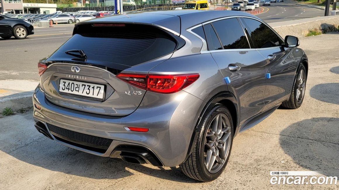 Infiniti Q30 2017