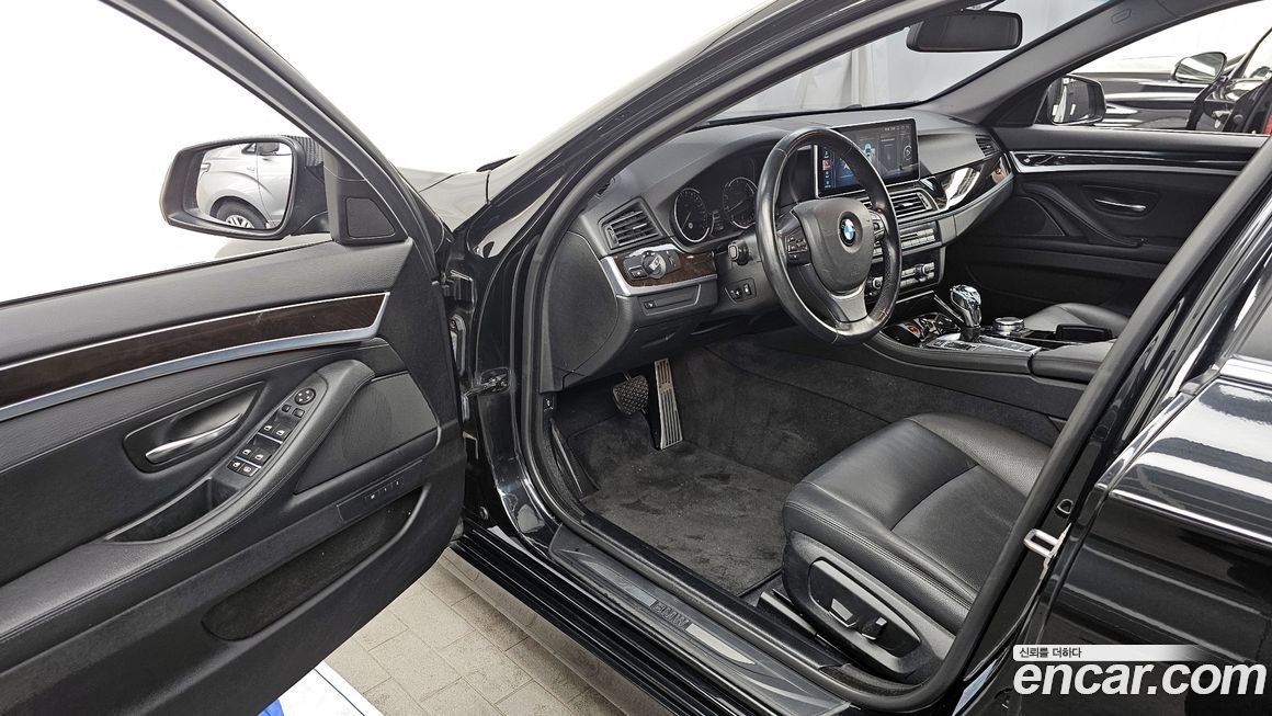 BMW 5-Series 2015