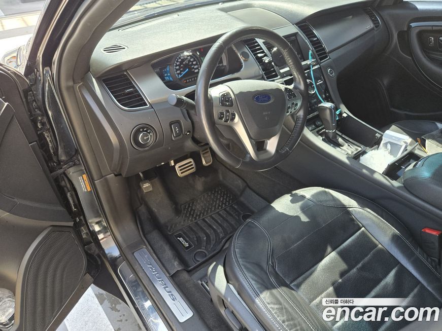 Ford Taurus 2015