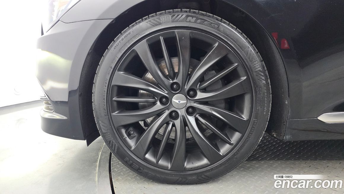 Hyundai Genesis 2016