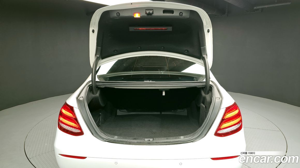 Mercedes-Benz E-Class 2017