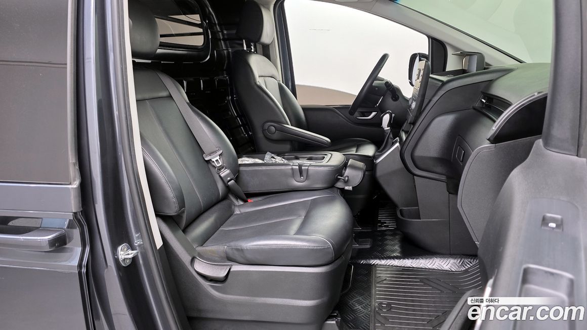 Hyundai Staria 2022