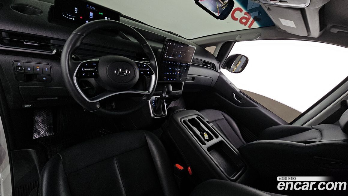 Hyundai Staria 2024