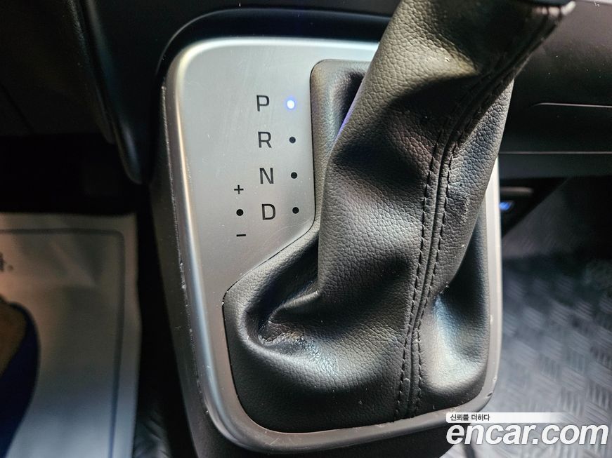 Hyundai Staria 2025