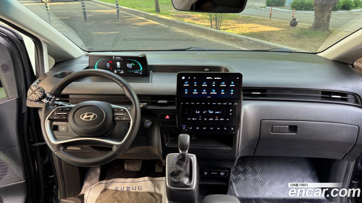 Hyundai Staria 2025