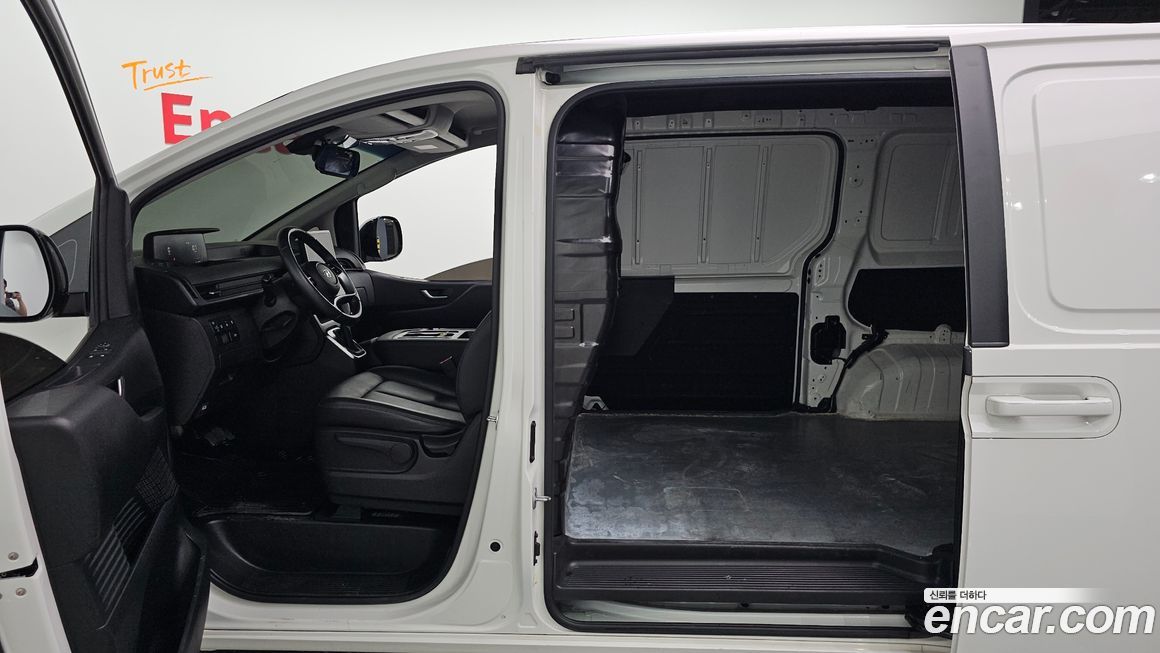 Hyundai Staria 2024
