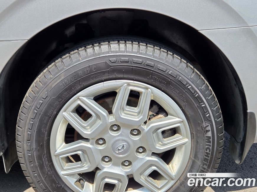 Hyundai Staria 2023
