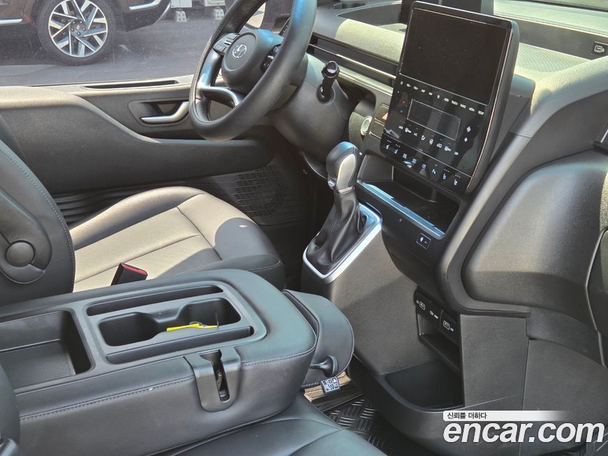 Hyundai Staria 2023