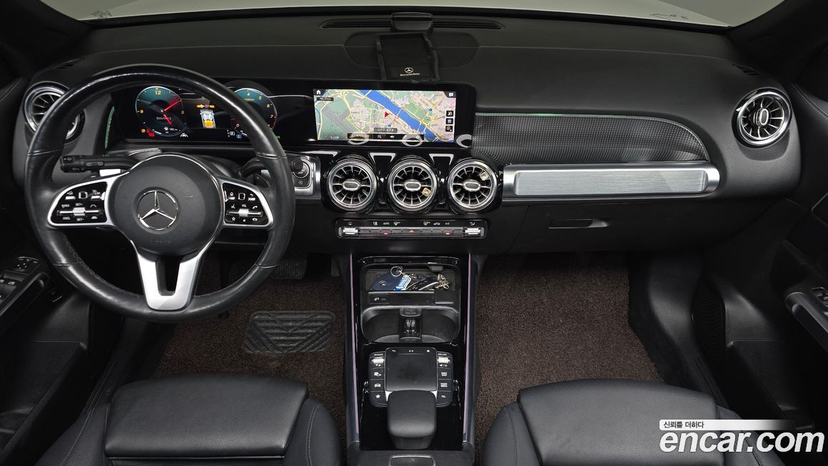 Mercedes-Benz GLB-Class 2021