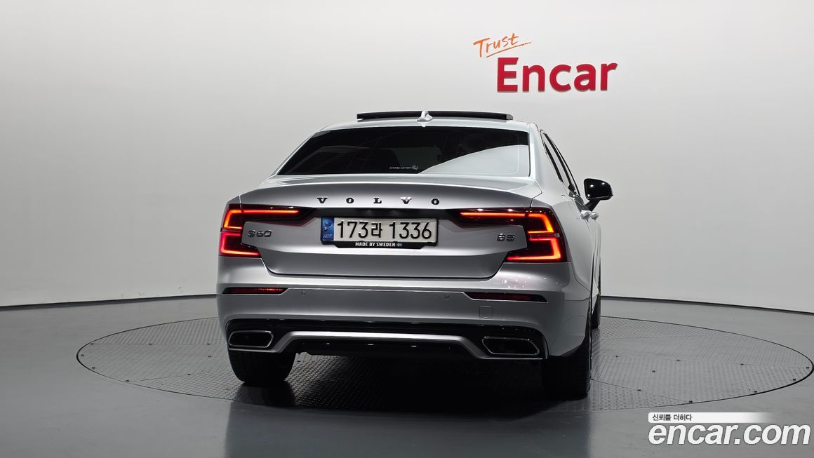 Volvo S60 2022