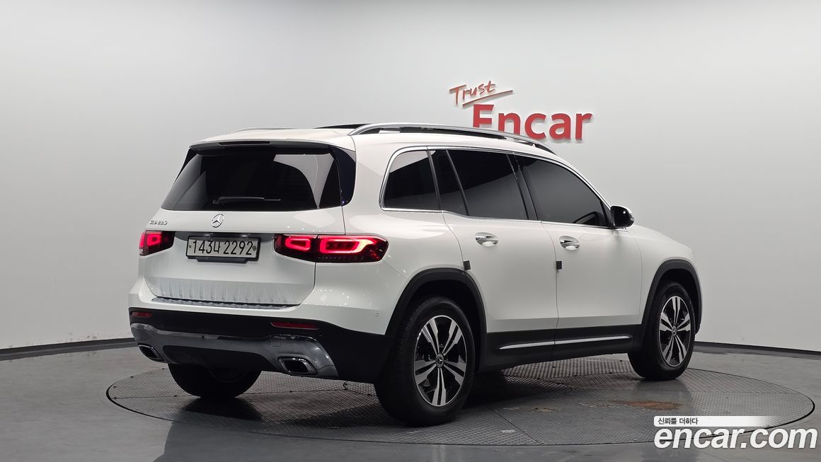 Mercedes-Benz GLB-Class 2021